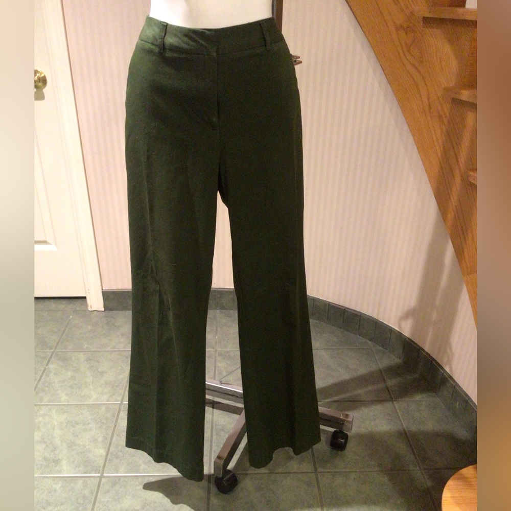⬇️ Price Drop⬇️🛍2 for $30🛍Green casual pants